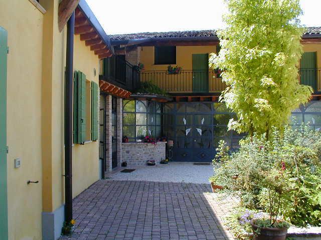 Agriturismo Corte Gaia คาสติญโญเน เดลเล สติเวียเร ภายนอก รูปภาพ