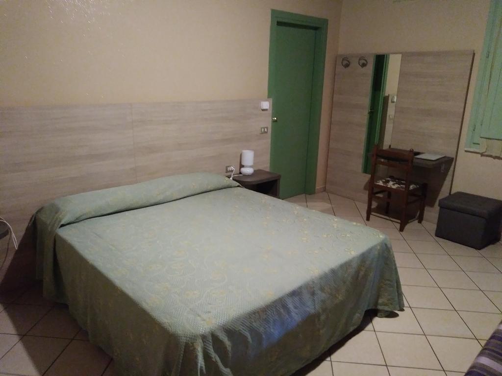 Agriturismo Corte Gaia คาสติญโญเน เดลเล สติเวียเร ภายนอก รูปภาพ